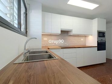 Piso con balcón en venta en Avenida CATALUNYA