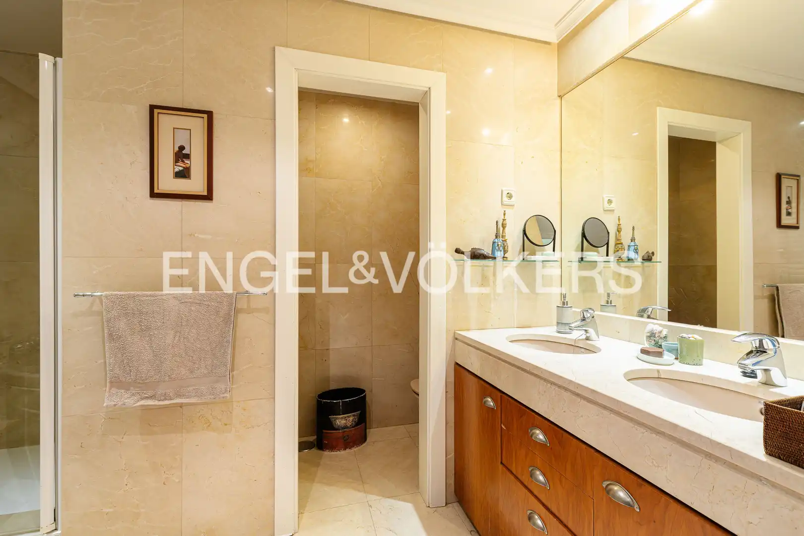 Bathroom of Houses for sale in Las Rozas de Madrid  with Heating, Private garden and Parquet flooring