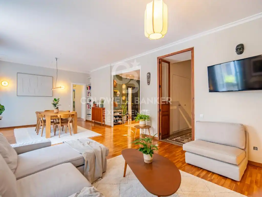 Exterior view of Flat for sale in Valencia  with Air Conditioner, Heating and Oven
