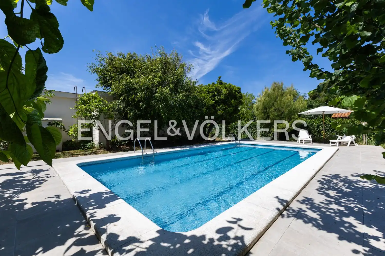 Piscina de Casa o chalet en venta en Castellón de la Plana / Castelló de la Plana con Aire acondicionado, Calefacción y Jardín privado