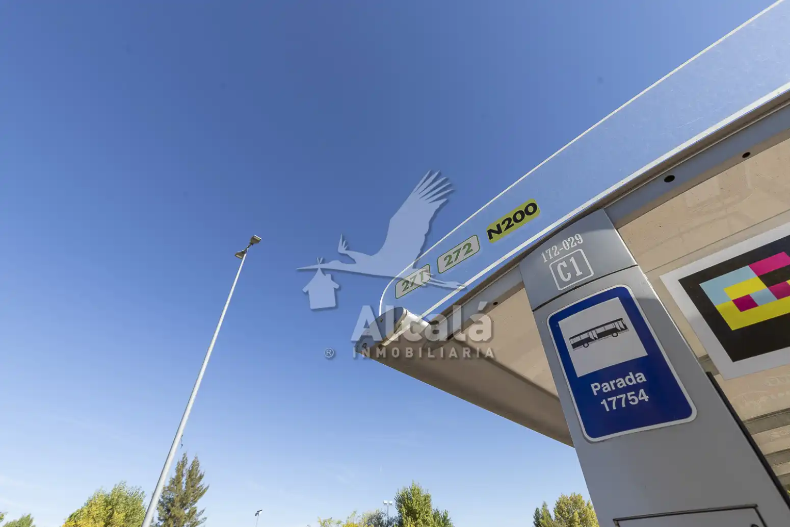 Aparcament de Casa o xalet en venda en Villalbilla amb Aire condicionat, Calefacció i Jardí privat