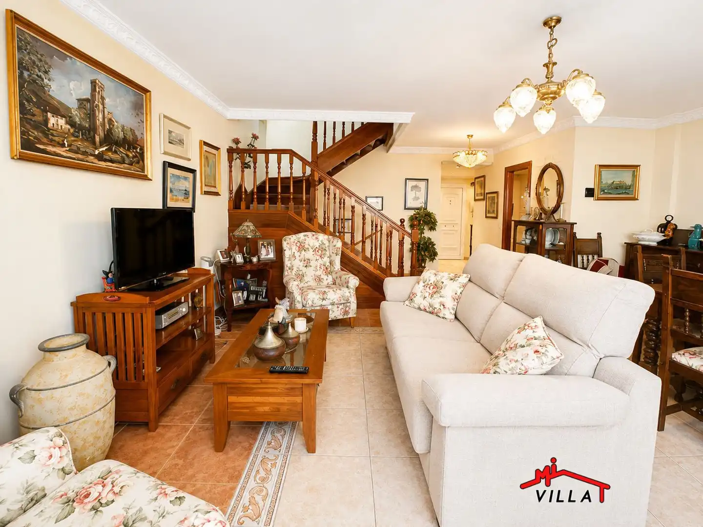 Sala de estar de Casa o chalet en venta en Laredo con Calefacción y Amueblado