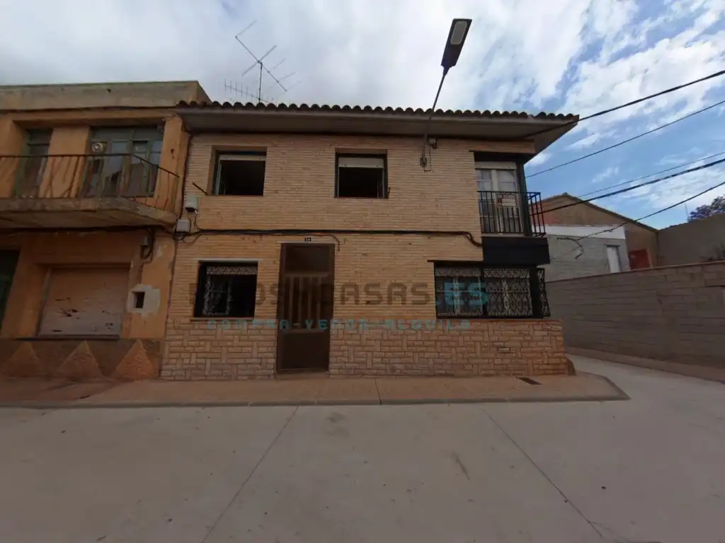 Vista exterior de Casa o xalet en venda en Alfamén, Zaragoza