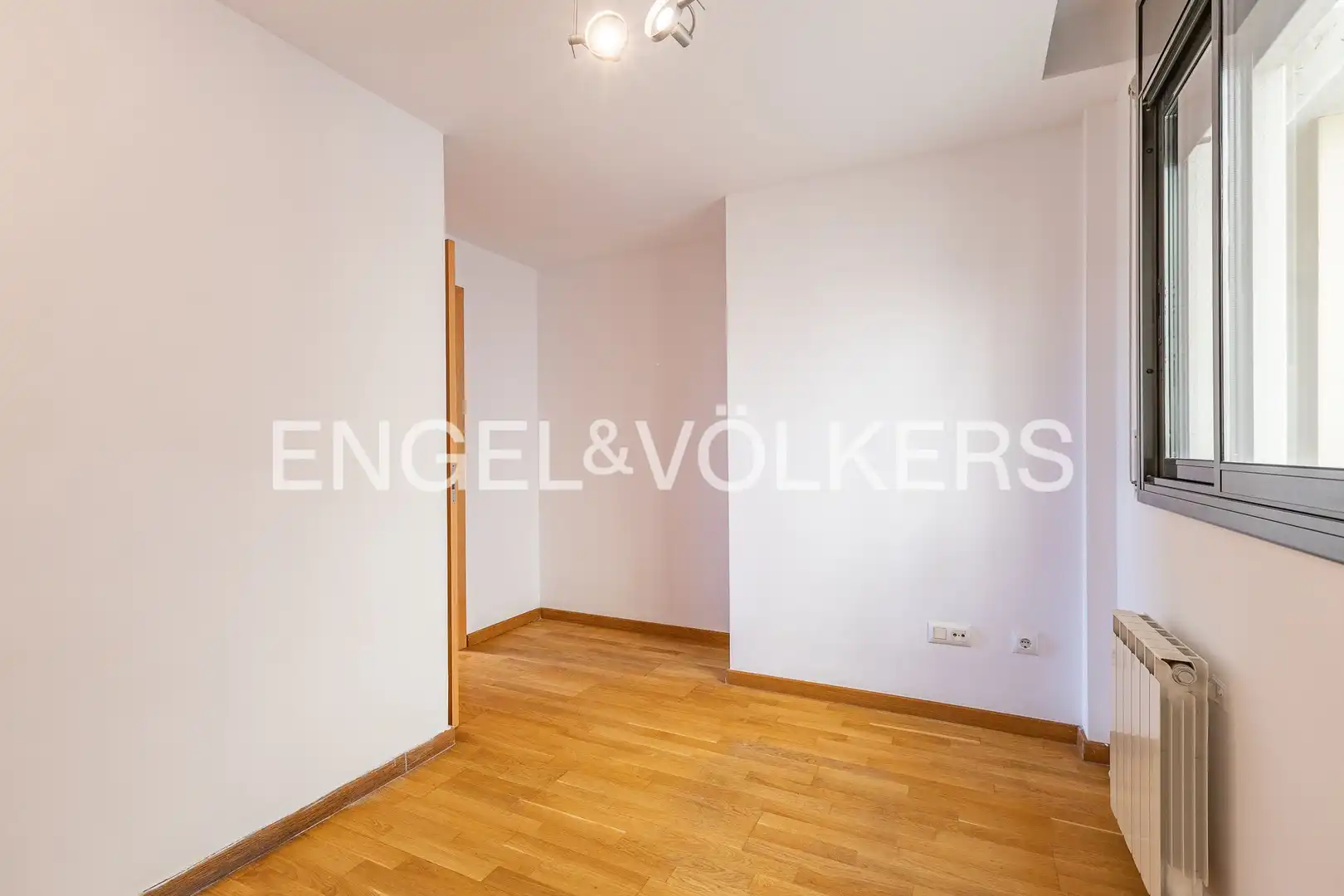 Flat for sale in Sant Cugat del Vallès  with Heating, Private garden and Parquet flooring