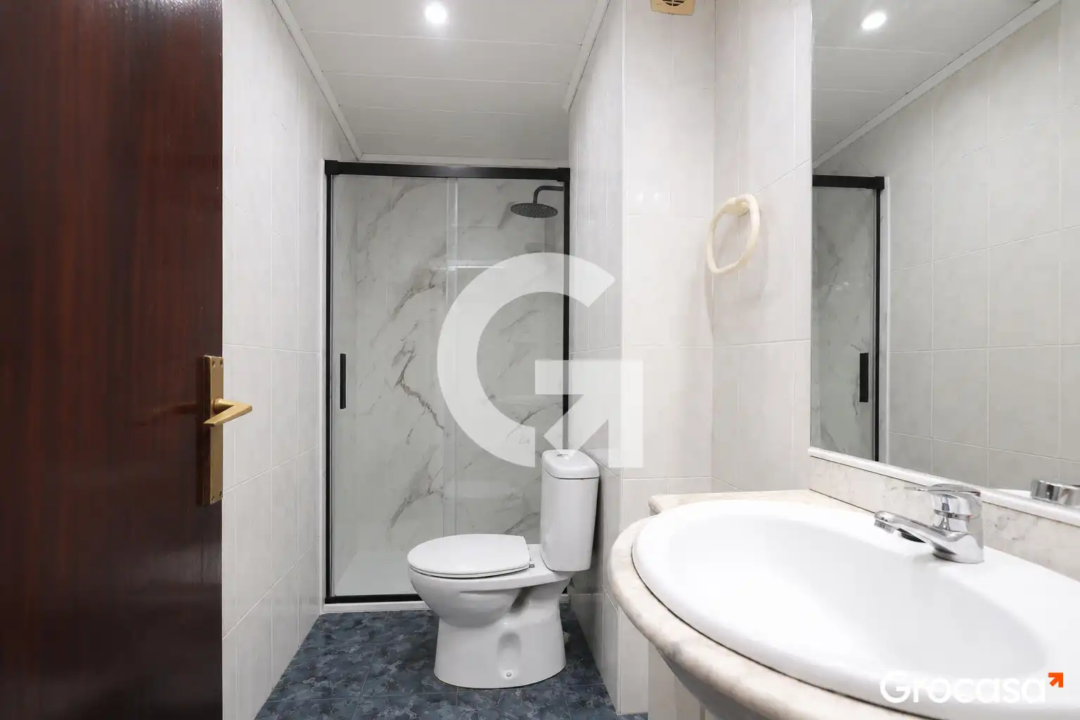 Bathroom of Flat for sale in El Prat de Llobregat  with Air Conditioner, Oven and Balcony