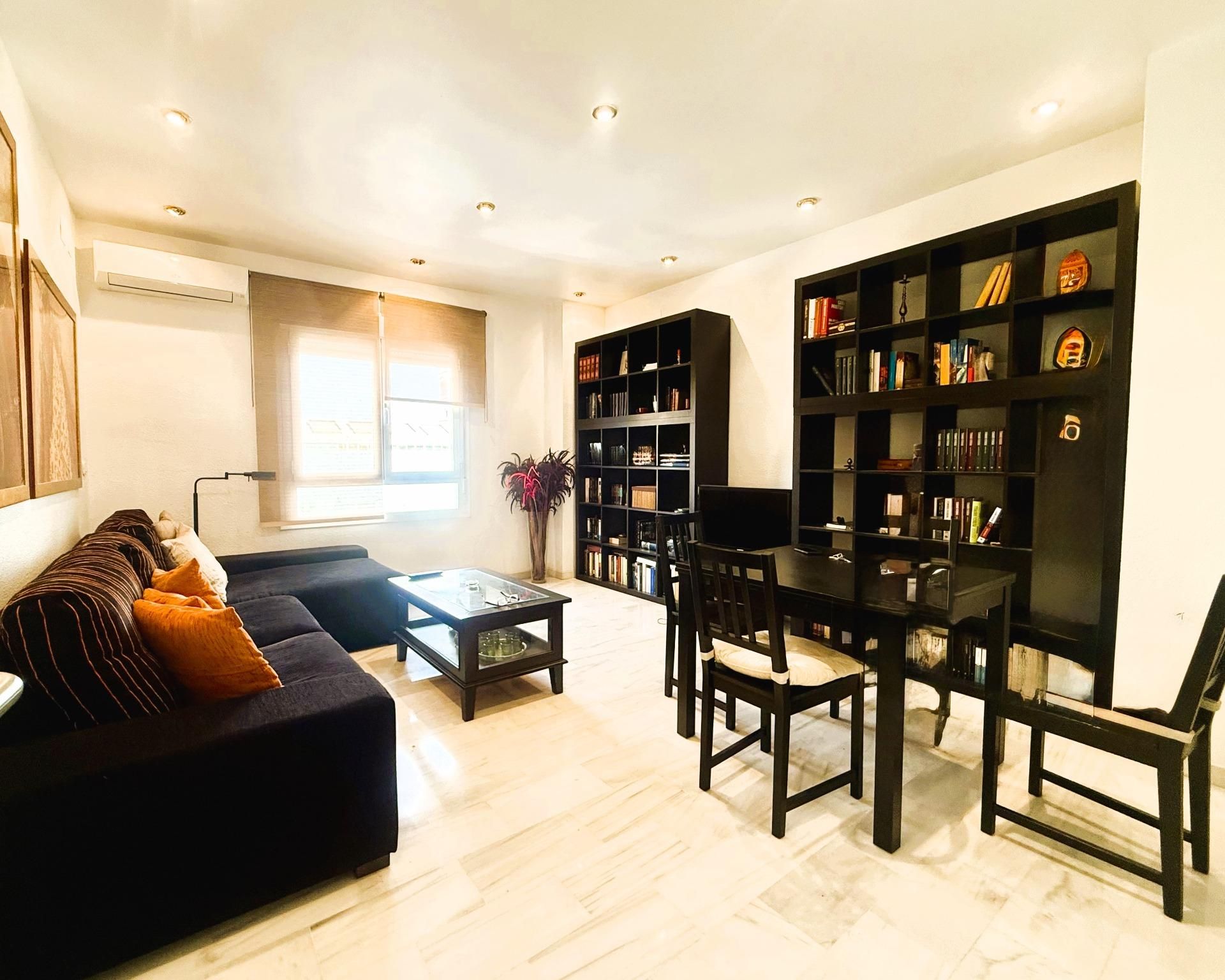 Living room of Flat for sale in  Sevilla Capital  with Air Conditioner