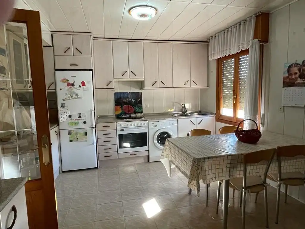 Cuina de Casa o xalet en venda en Redecilla del Camino amb Moblat