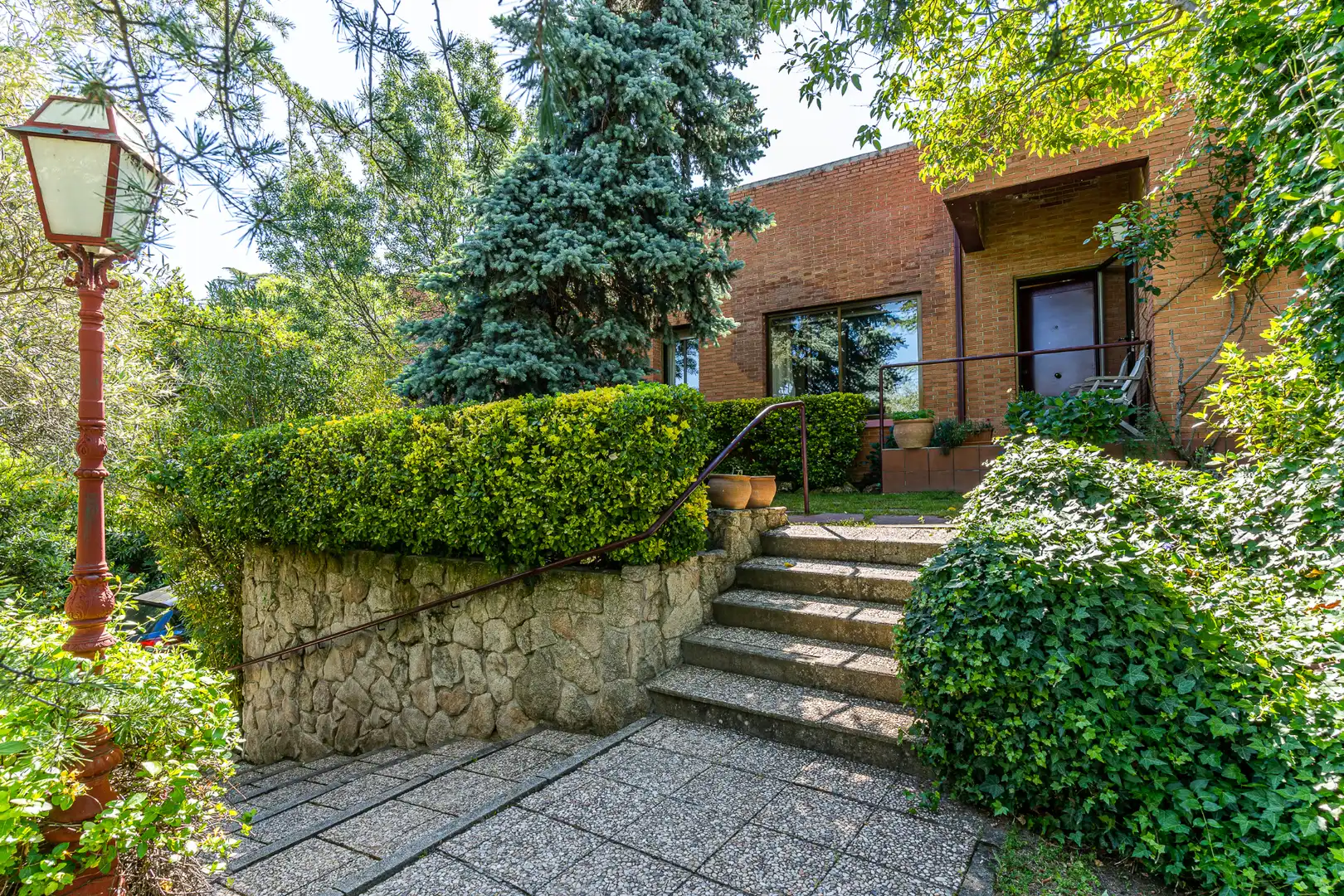Vista exterior de Casa o chalet en venta en Las Rozas de Madrid con Calefacción y Jardín privado