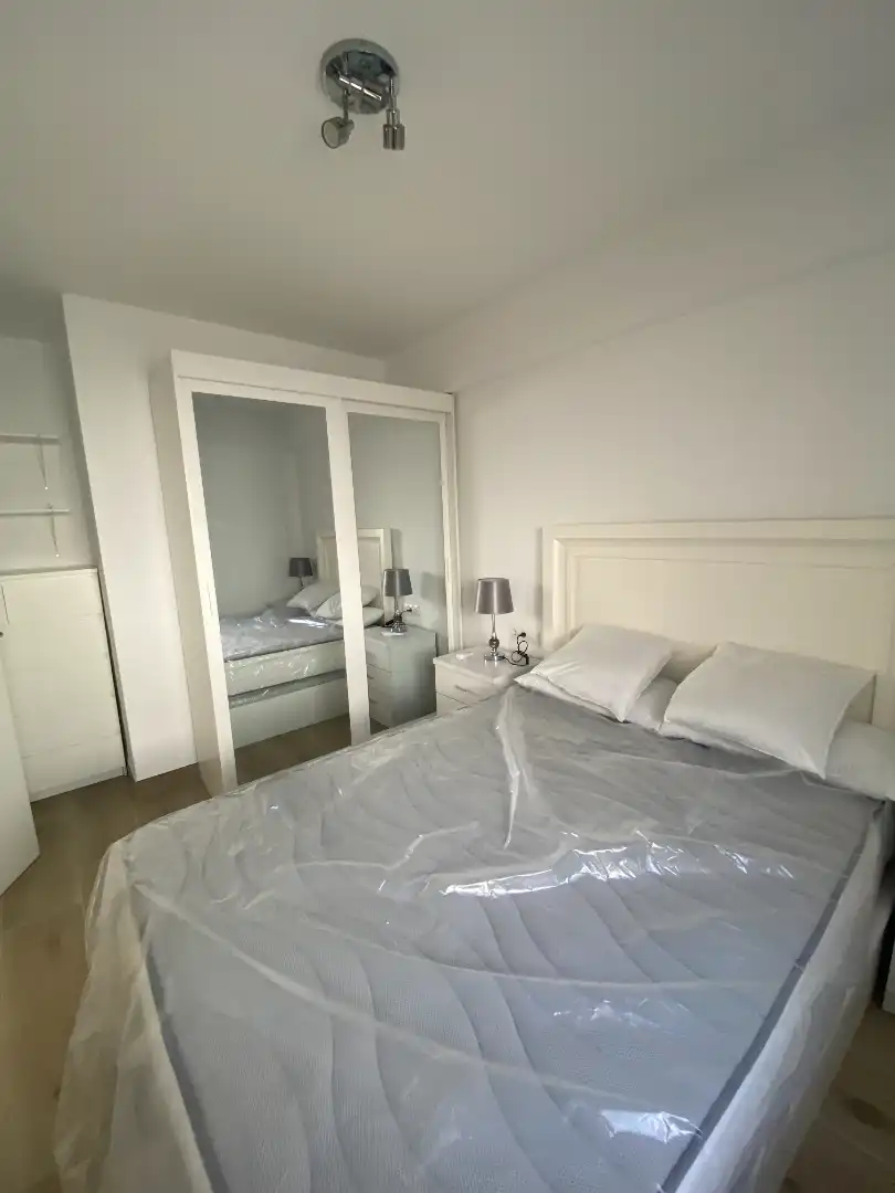 Dormitori de Apartament de lloguer en Málaga amb Aire condicionat, Moblat i Rentadora