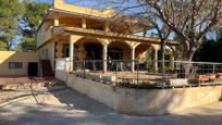 Vista exterior de Casa o xalet en venda en Llíria amb Terrassa i Piscina