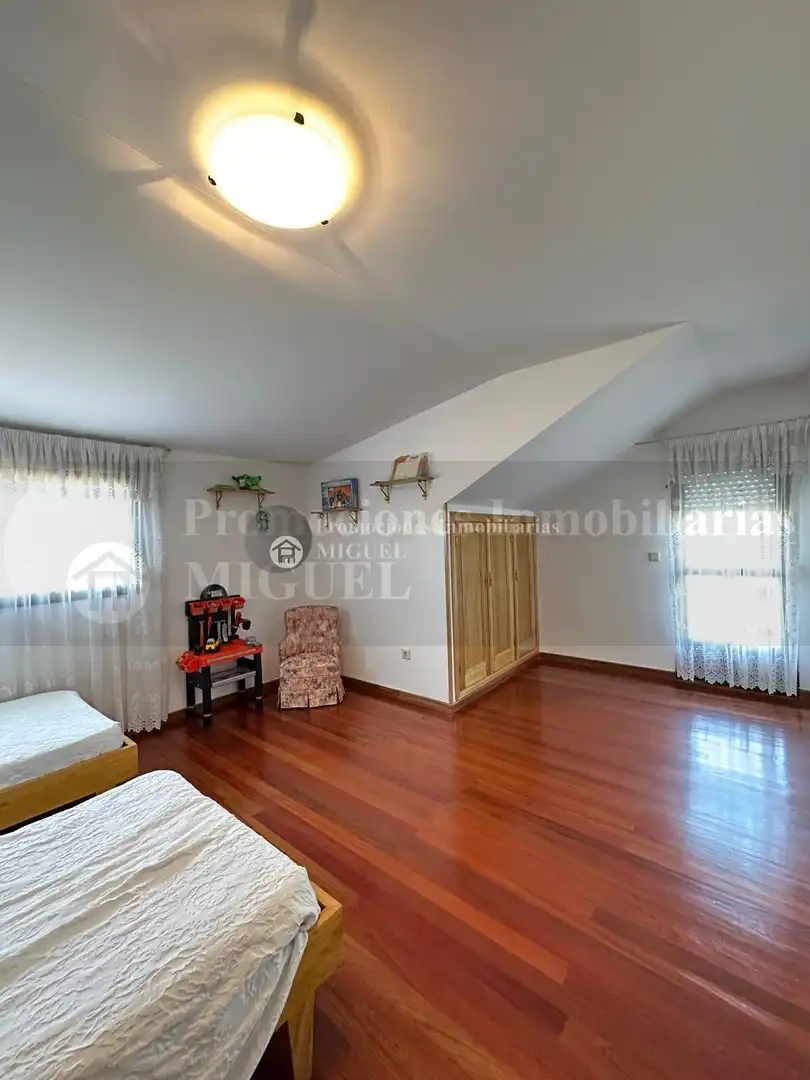 Dormitori de Casa o xalet en venda en Verín