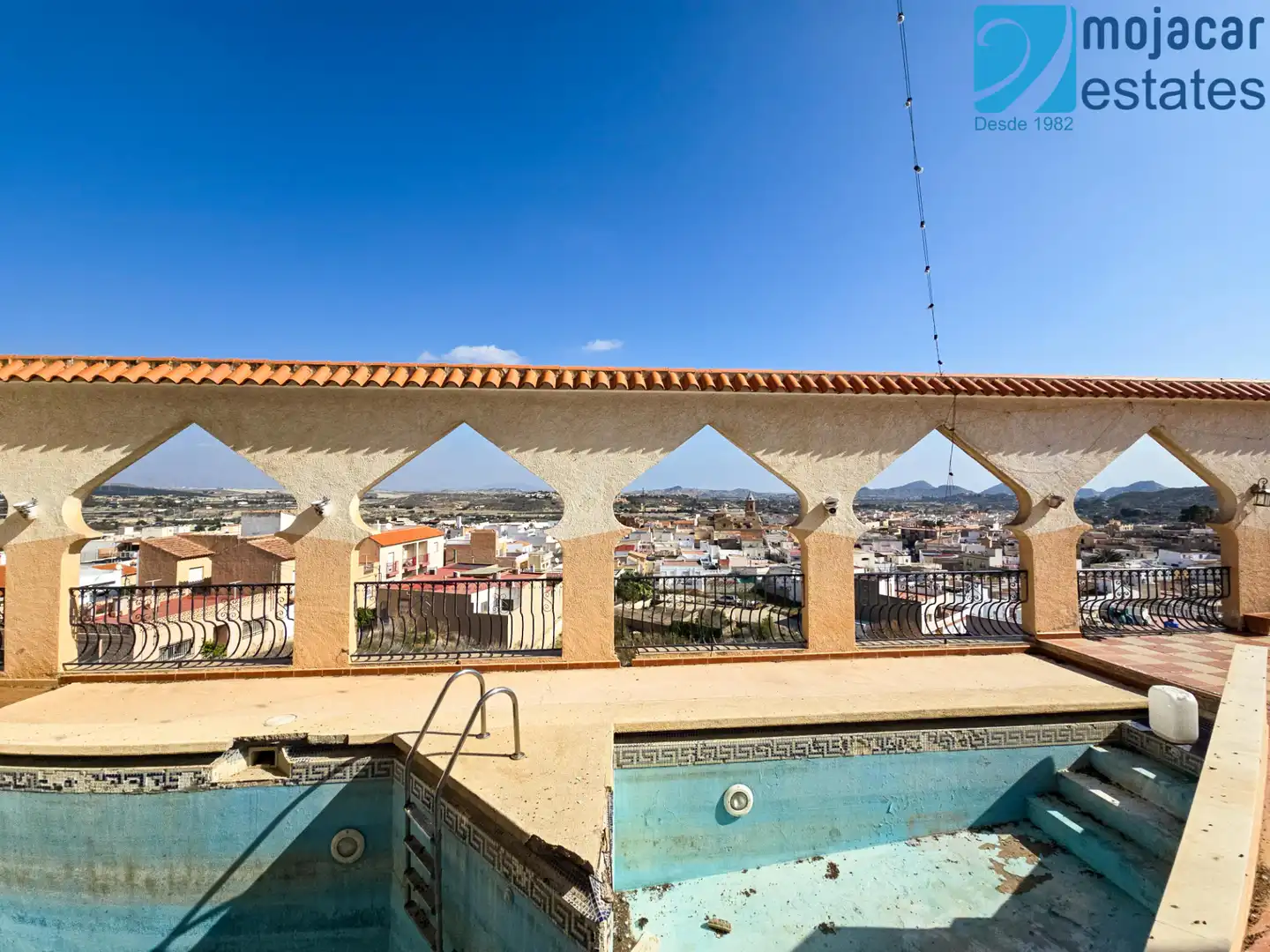 Villa con piscina in vendita a Calle los Algarrobos 3