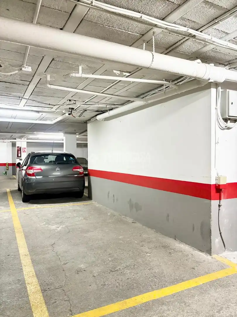 Parking de Piso en venta en Sevilla con Aire acondicionado, Calefacción y Terraza
