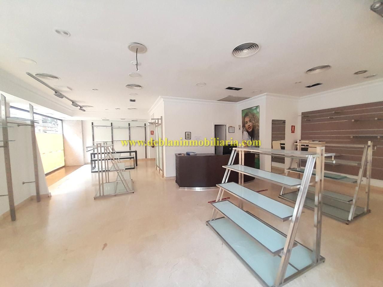 Premises to rent in Tui  with Air Conditioner and Furnished
