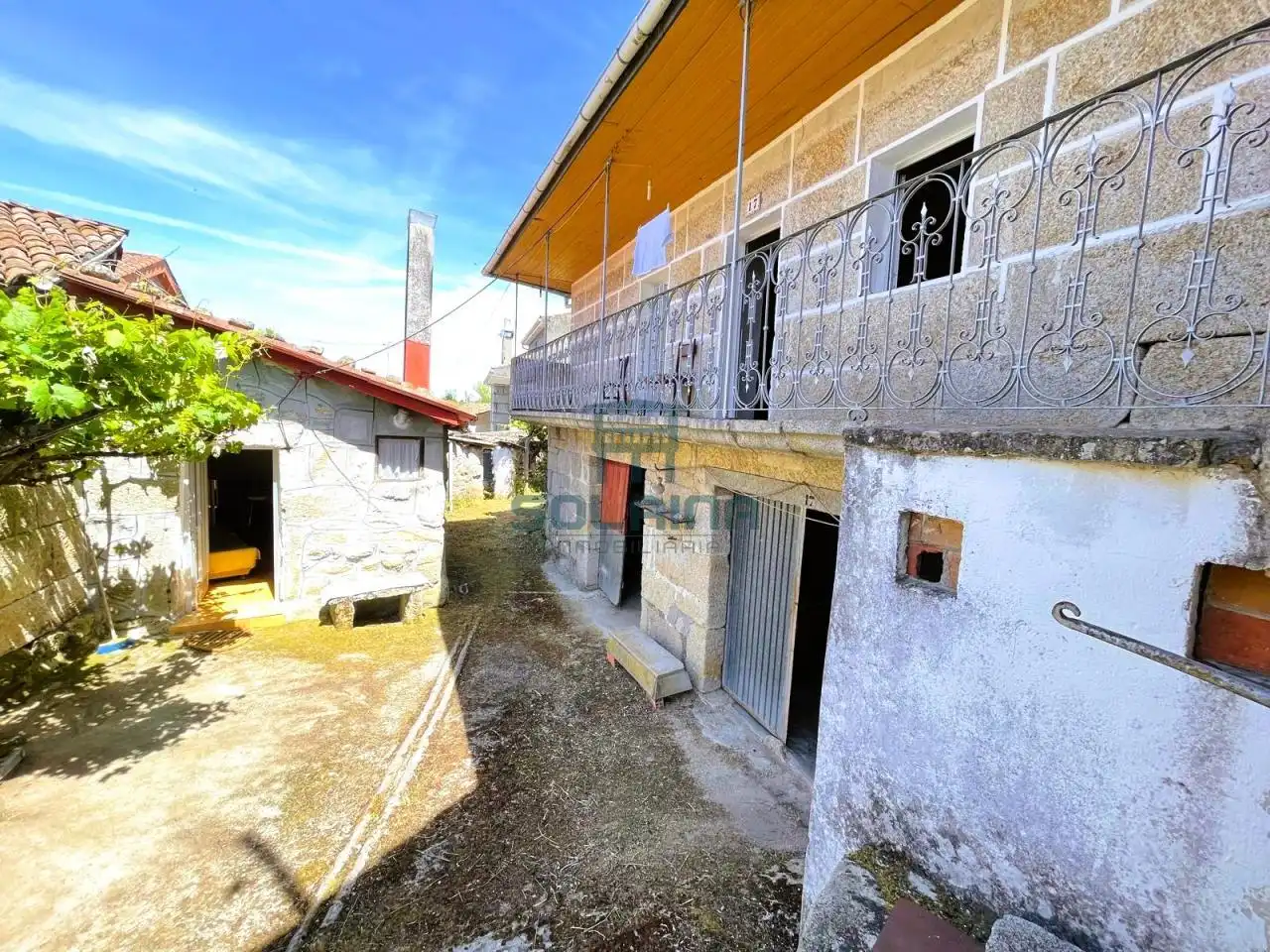 Vista exterior de Casa o xalet en venda en Paderne de Allariz amb Jardí privat