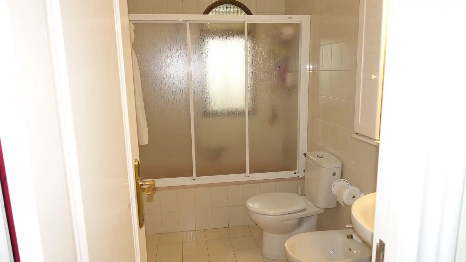 Baño de Casa o chalet en venta en Albolote con Aire acondicionado, Calefacción y Piscina