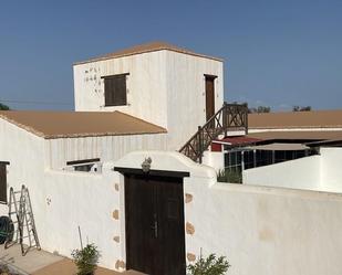 Vista exterior de Casa o xalet en venda en Tuineje amb Jardí privat i Piscina