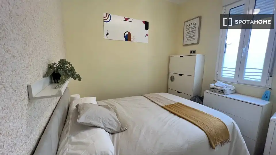 Habitación de Piso de alquiler en Madrid con Aire acondicionado, Calefacción y Amueblado