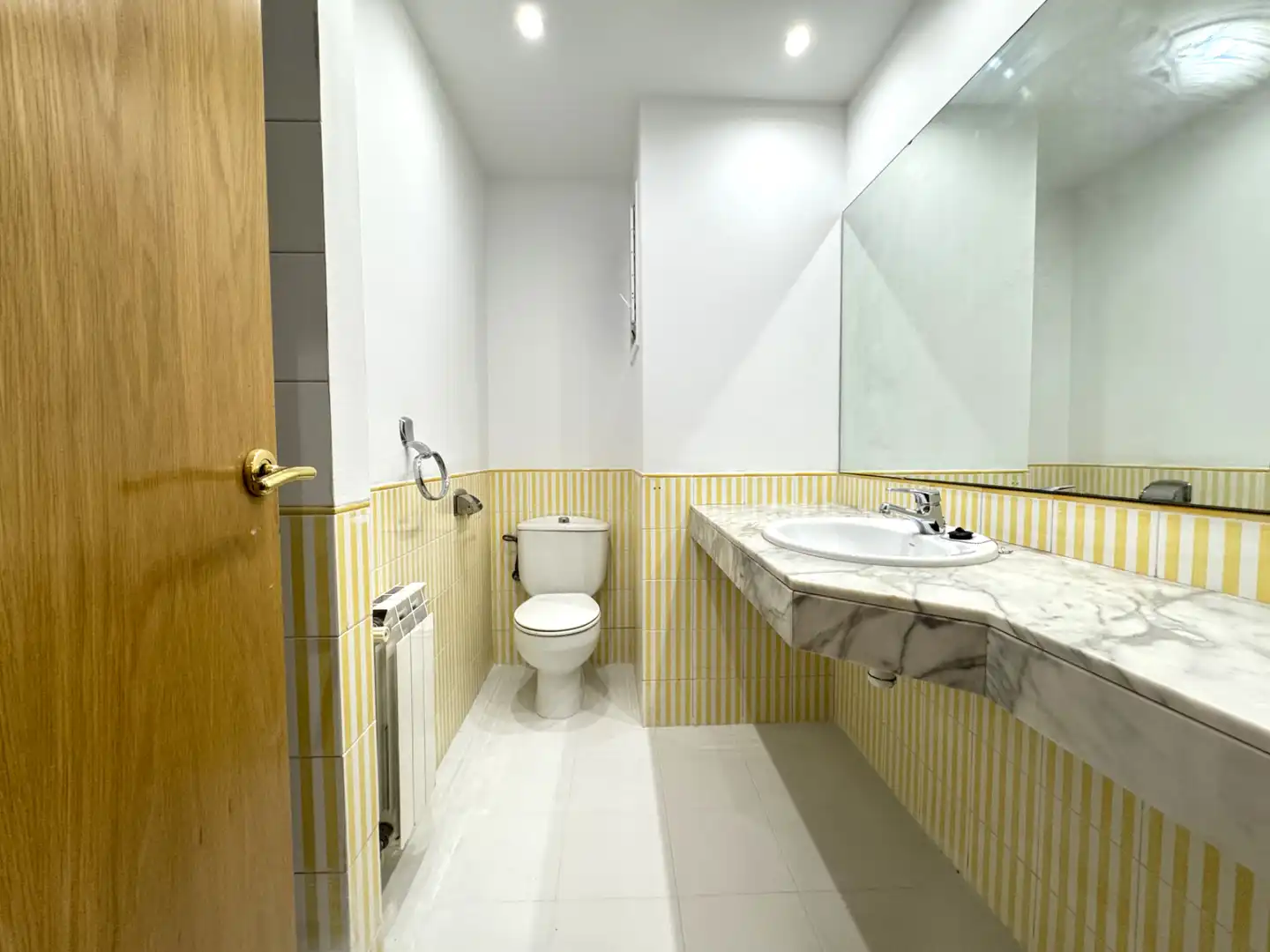 Baño de Piso en venta en Barcelona con Calefacción, Parquet y Horno