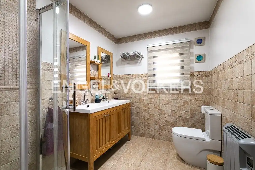 Baño de Casa o chalet en venta en Valencia con Aire acondicionado, Calefacción y Jardín privado