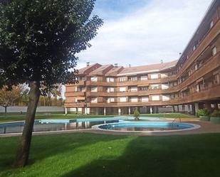 Piscina de Dúplex en venda en Villamañán amb Terrassa