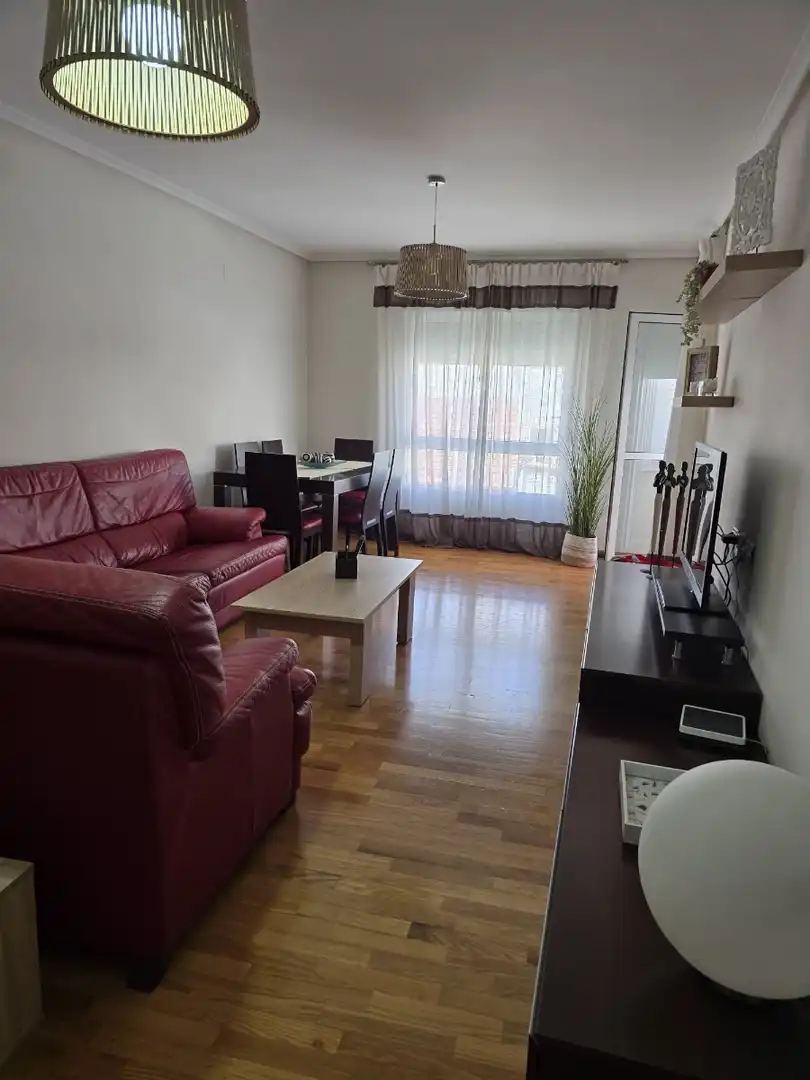 Sala de estar de Piso de alquiler en Torrevieja con Aire acondicionado, Calefacción y Parquet