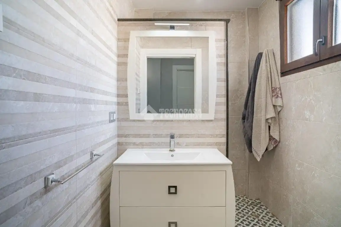 Bathroom of Detached homes for sale in Úbeda  with Air Conditioner, Heating and Terrace