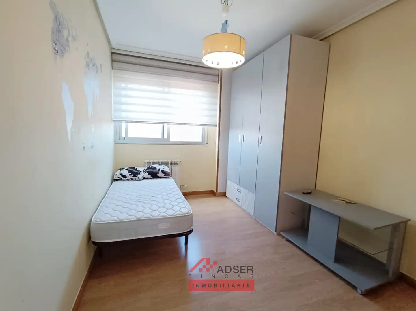 Bedroom of Flat for rent in  Logroño  with Heating, Private garden and Parquet flooring