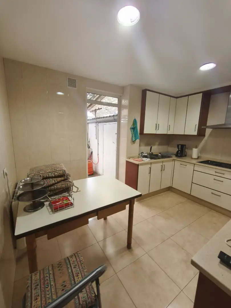 Cocina de Piso de alquiler en Santiago de Compostela  con Calefacción, Parquet y Amueblado