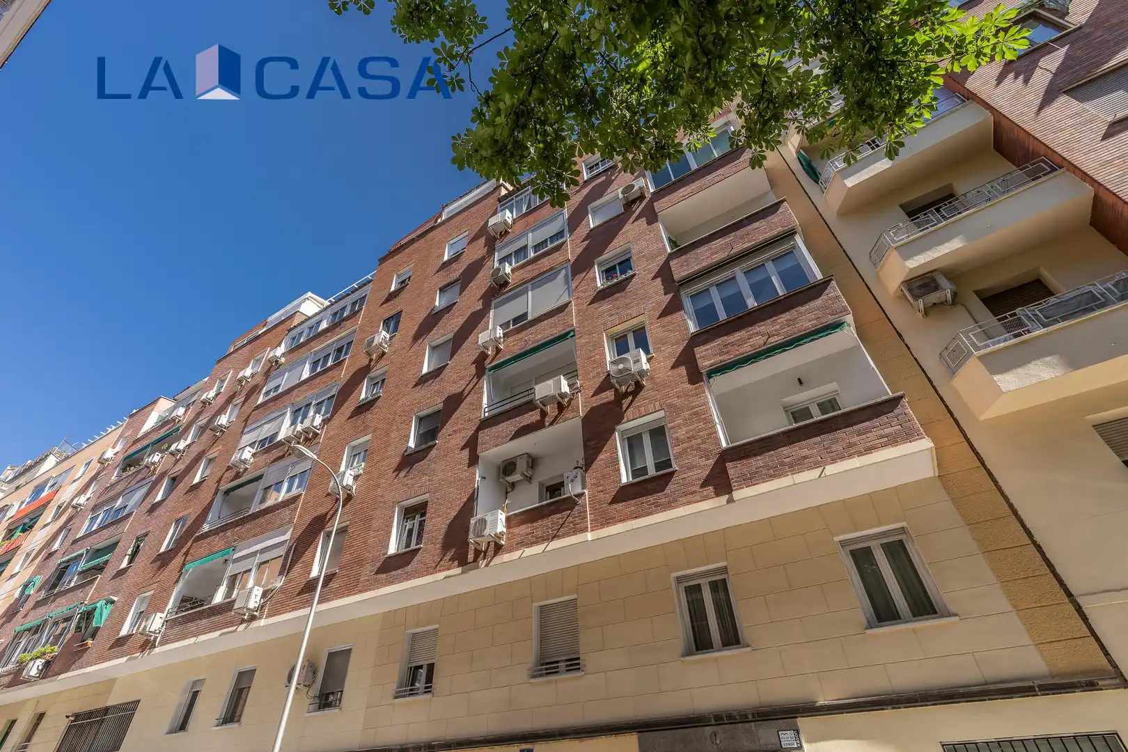 Außenansicht von Wohnung zum Verkauf in Madrid mit Heizung und Terrasse