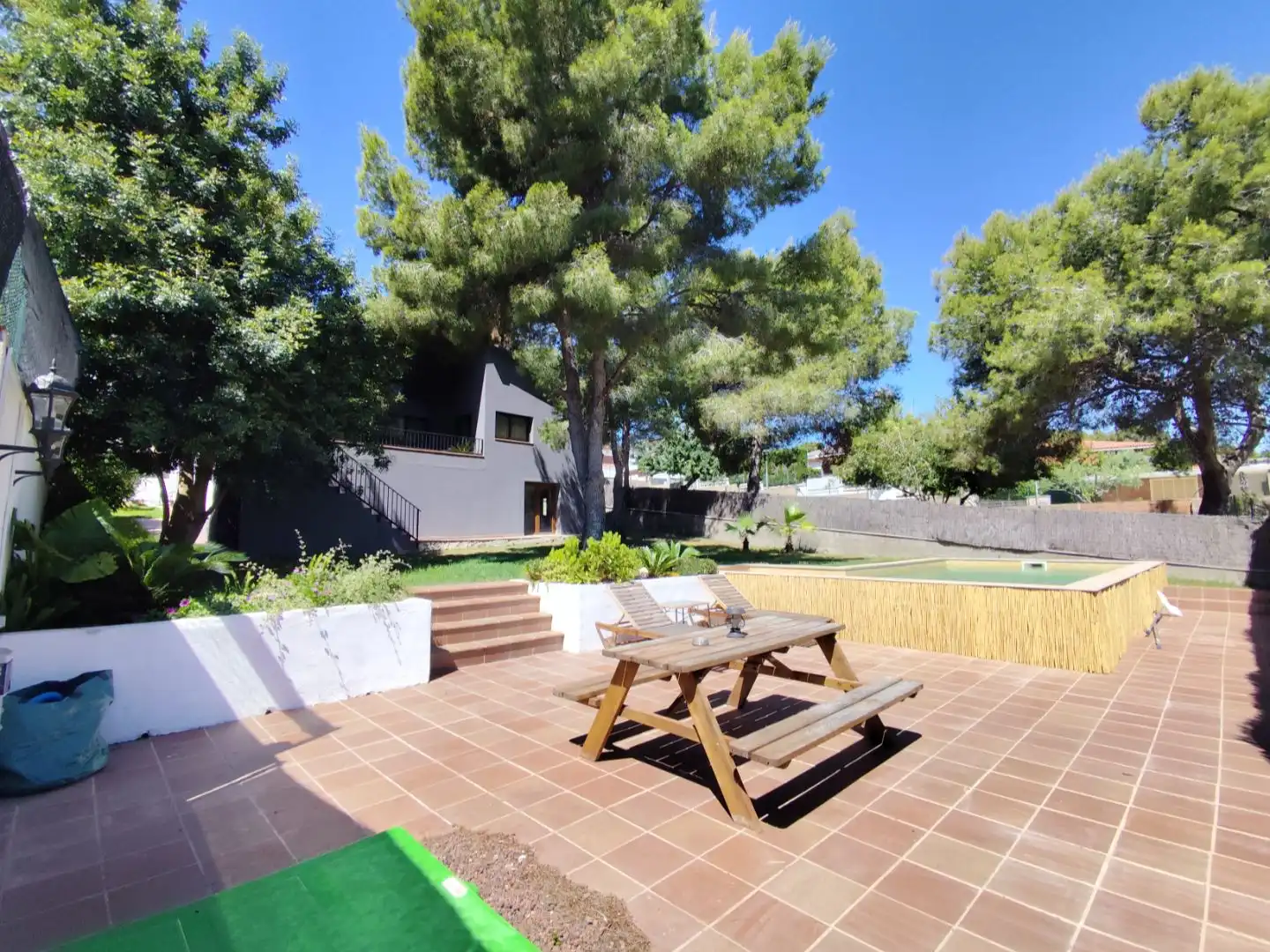 Jardí de Casa o xalet en venda en Cunit amb Aire condicionat, Terrassa i Piscina