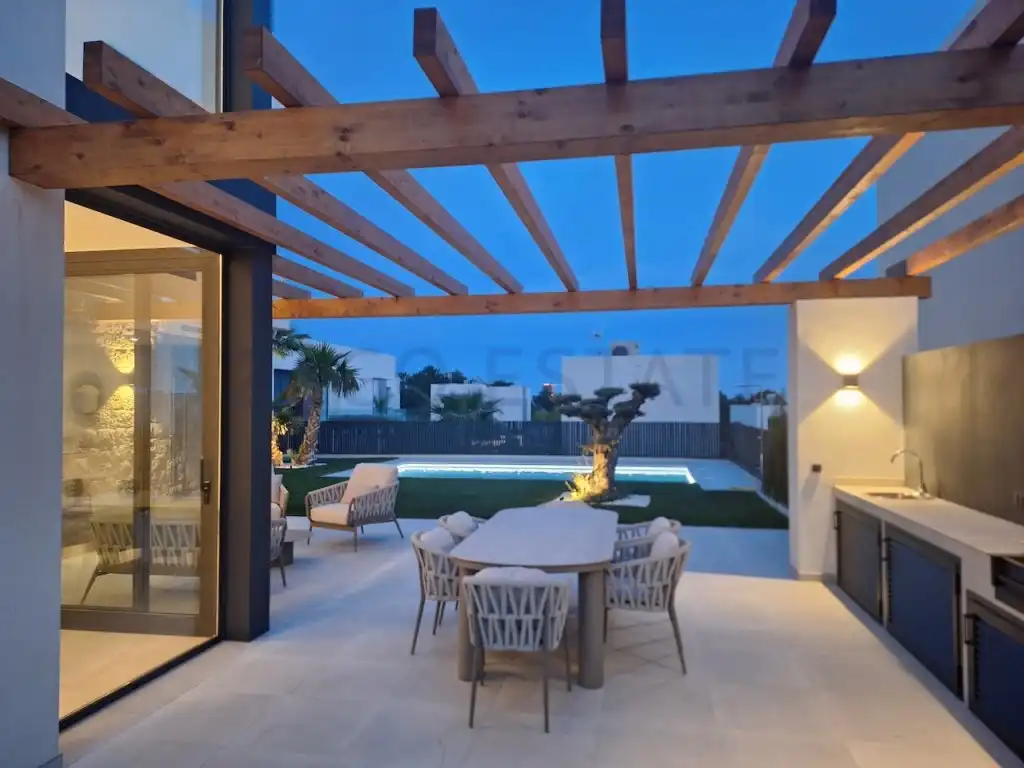 House with pool for sale in Calle Berna 2, imagen 2
