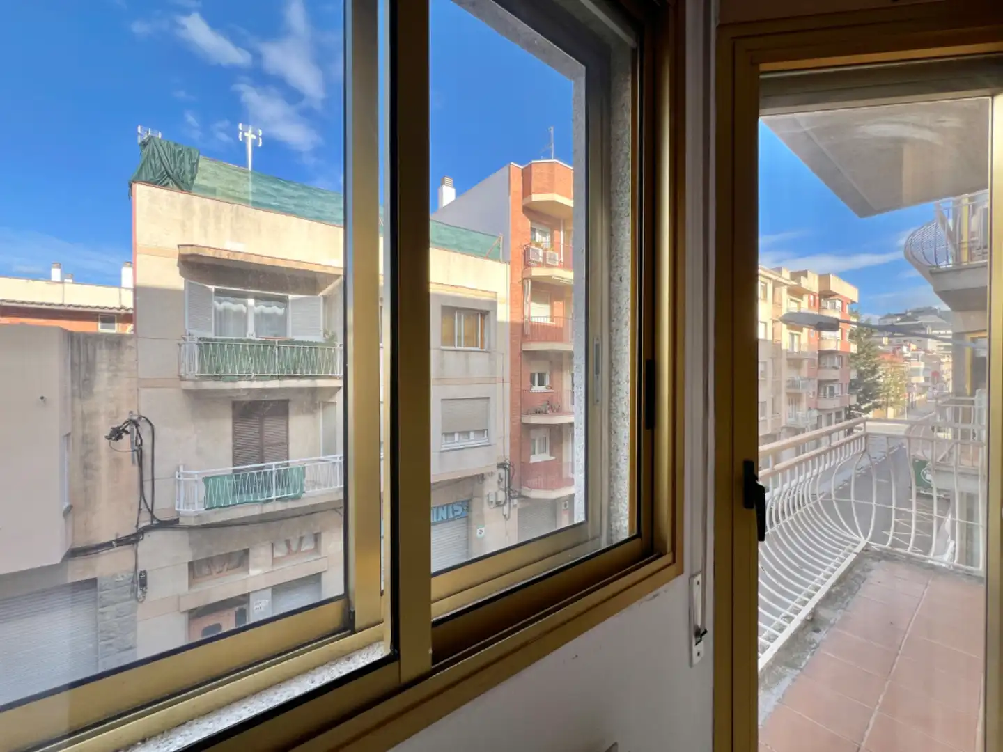 Vista exterior de Pis en venda en Reus amb Calefacció, Terrassa i Forn