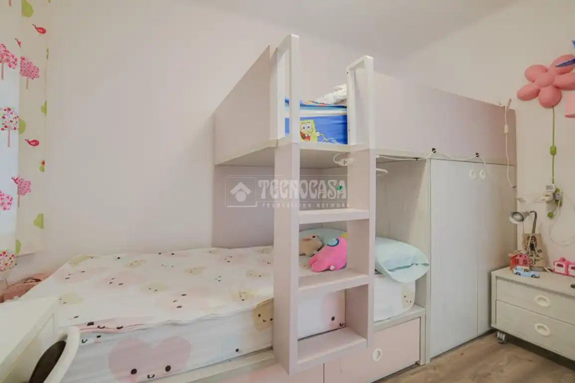 Dormitori de Pis en venda en Sant Feliu de Llobregat amb Aire condicionat i Balcó