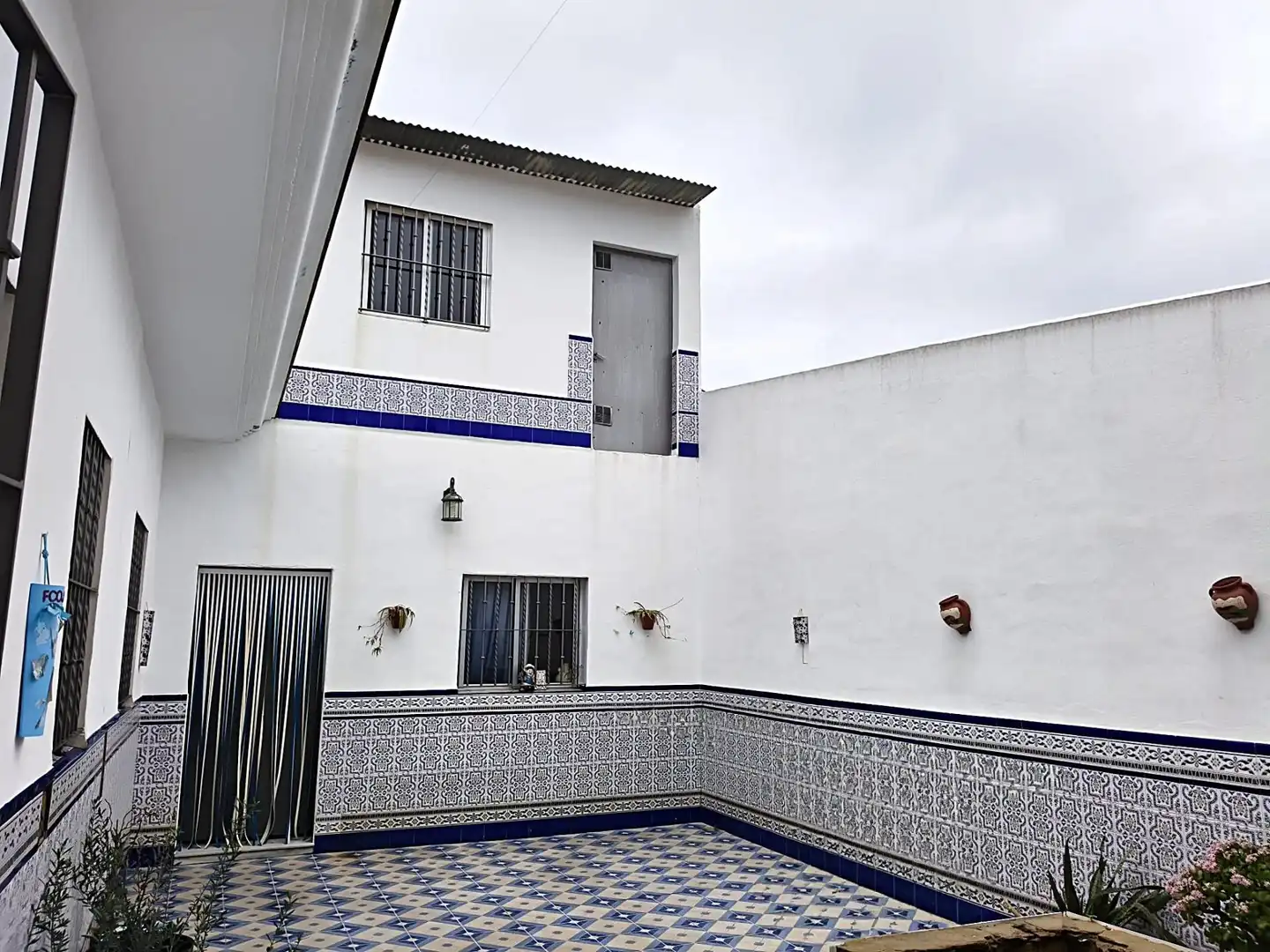 Vista exterior de Casa adosada en venta en Pilas con Aire acondicionado y Terraza
