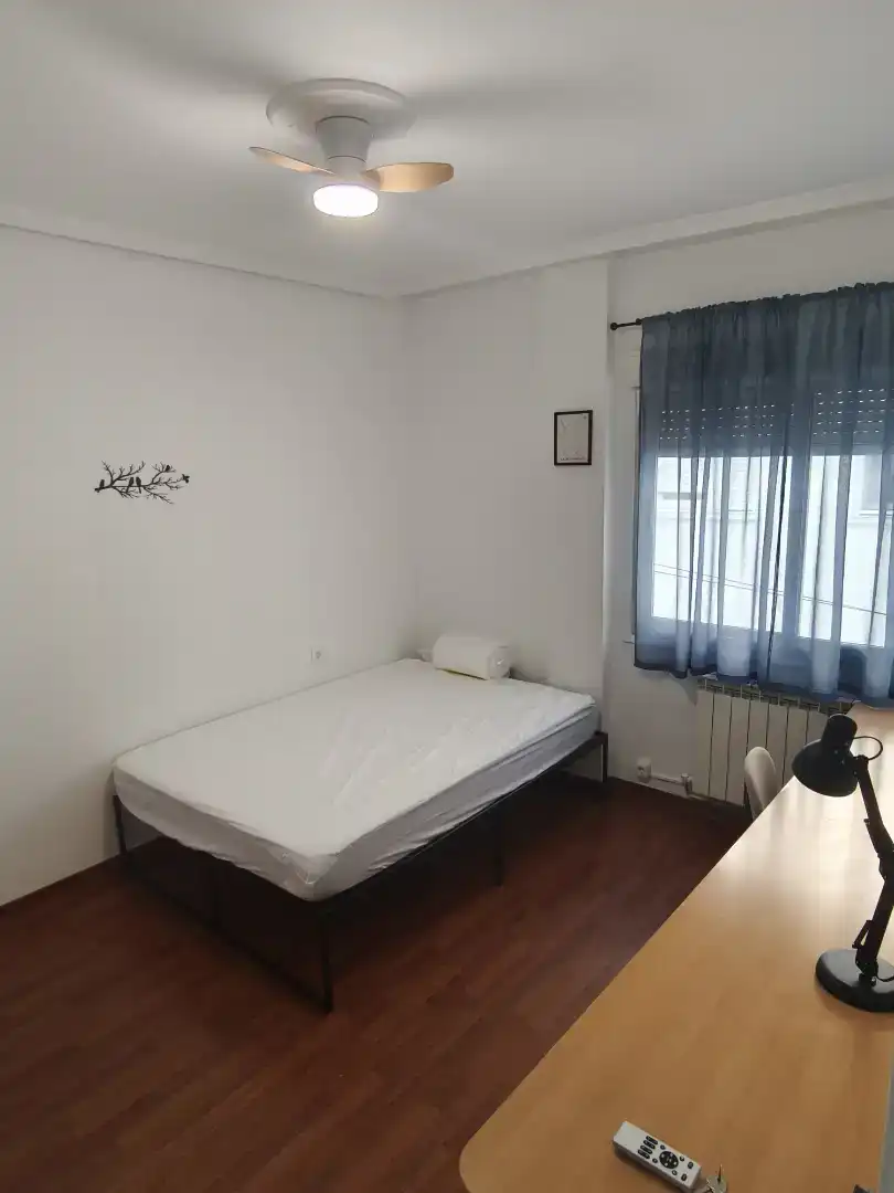 Bedroom of Flat for share in Los Bloques