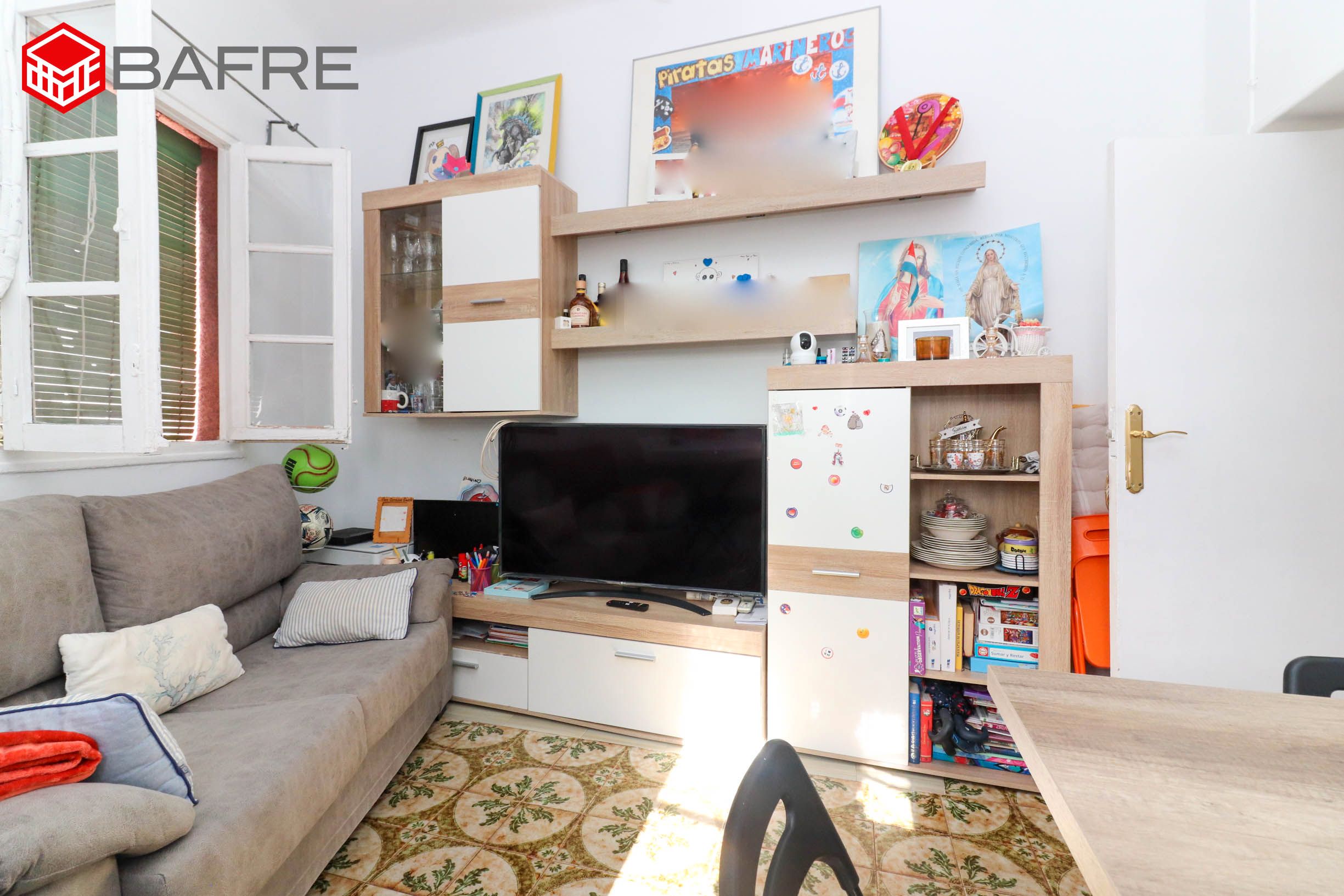 Living room of Flat for sale in  Madrid Capital