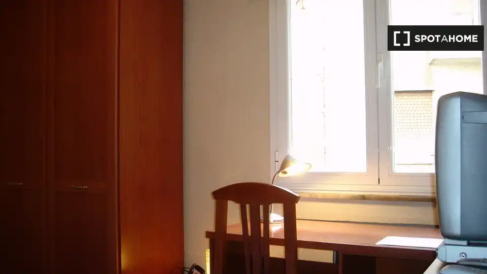 Habitación de Piso de alquiler en Salamanca con Aire acondicionado, Calefacción y Amueblado