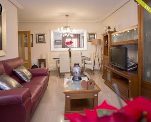 Living room of Apartment for sale in  Jaén Capital