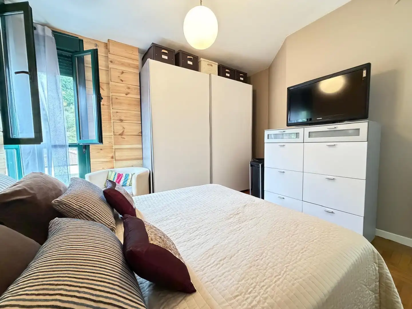 Habitación de Dúplex en venta en Mieres (Asturias) con Calefacción, Parquet y Trastero