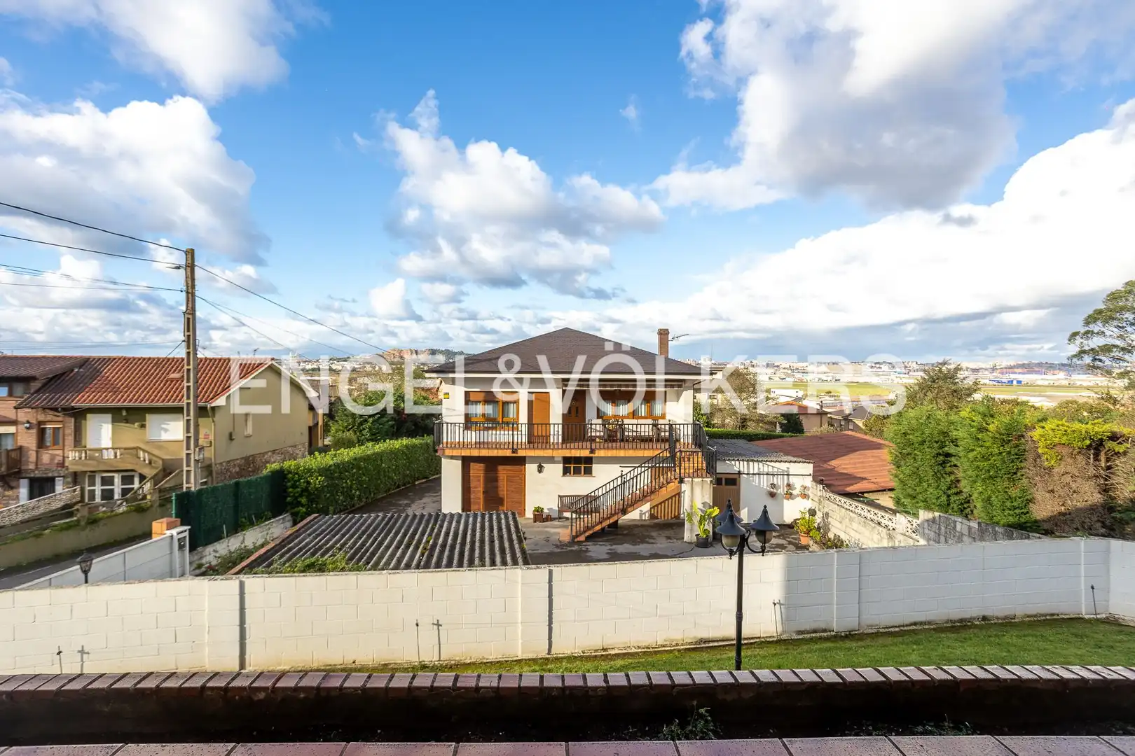 Casa o xalet en venda en Camargo amb Calefacció, Jardí privat i Parquet