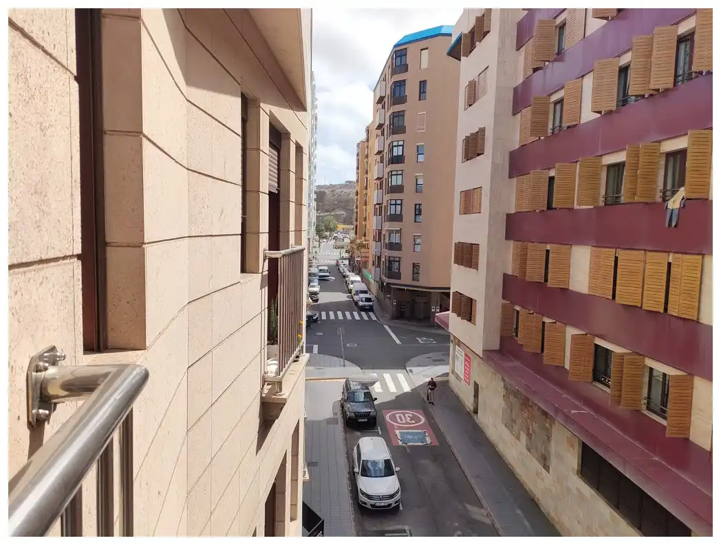 Vista exterior de Piso de alquiler en Las Palmas de Gran Canaria con Amueblado