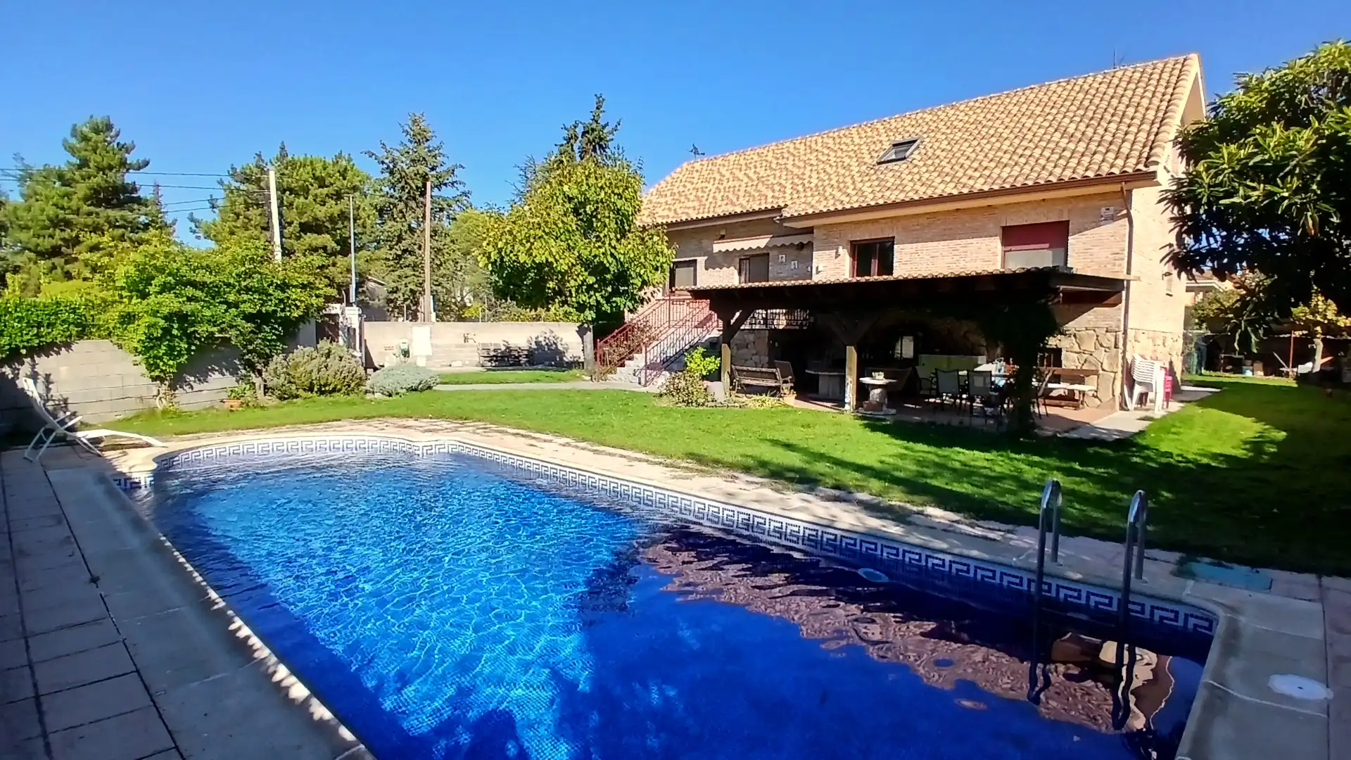 Piscina de Casa o xalet en venda en Collado Villalba amb Calefacció, Jardí privat i Terrassa