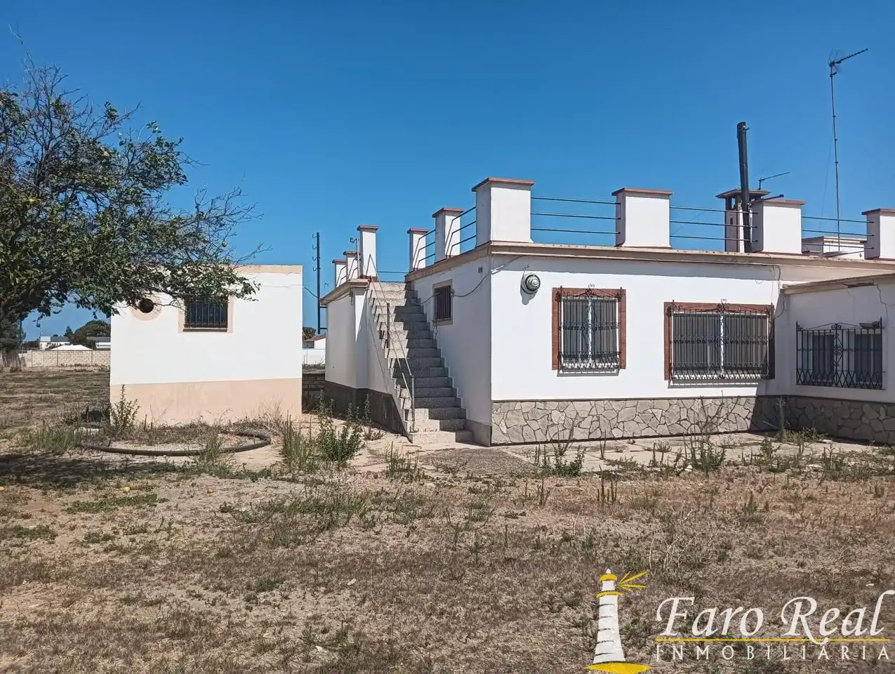 Außenansicht von Country house zum Verkauf in Chipiona mit Privatgarten und Terrasse