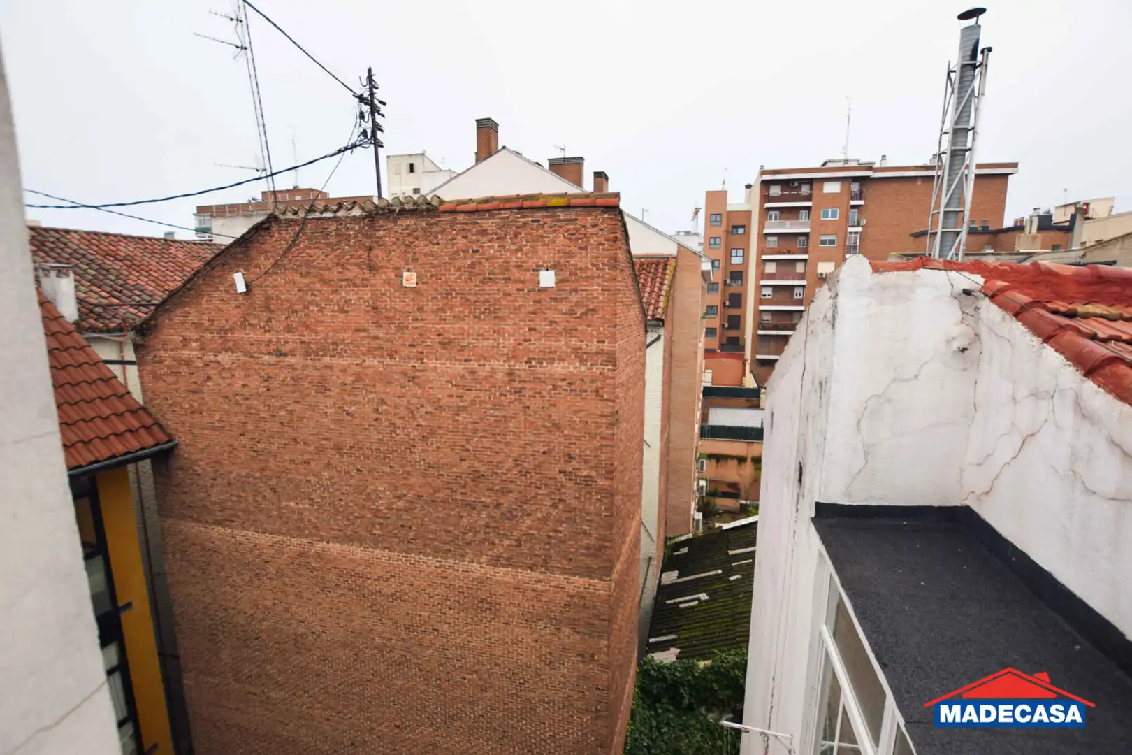 Vista exterior de Apartament en venda en Madrid amb Moblat, Rentadora i Microones