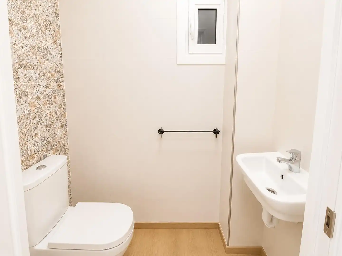 Baño de Piso de alquiler en  Palma de Mallorca con Balcón y Alarma