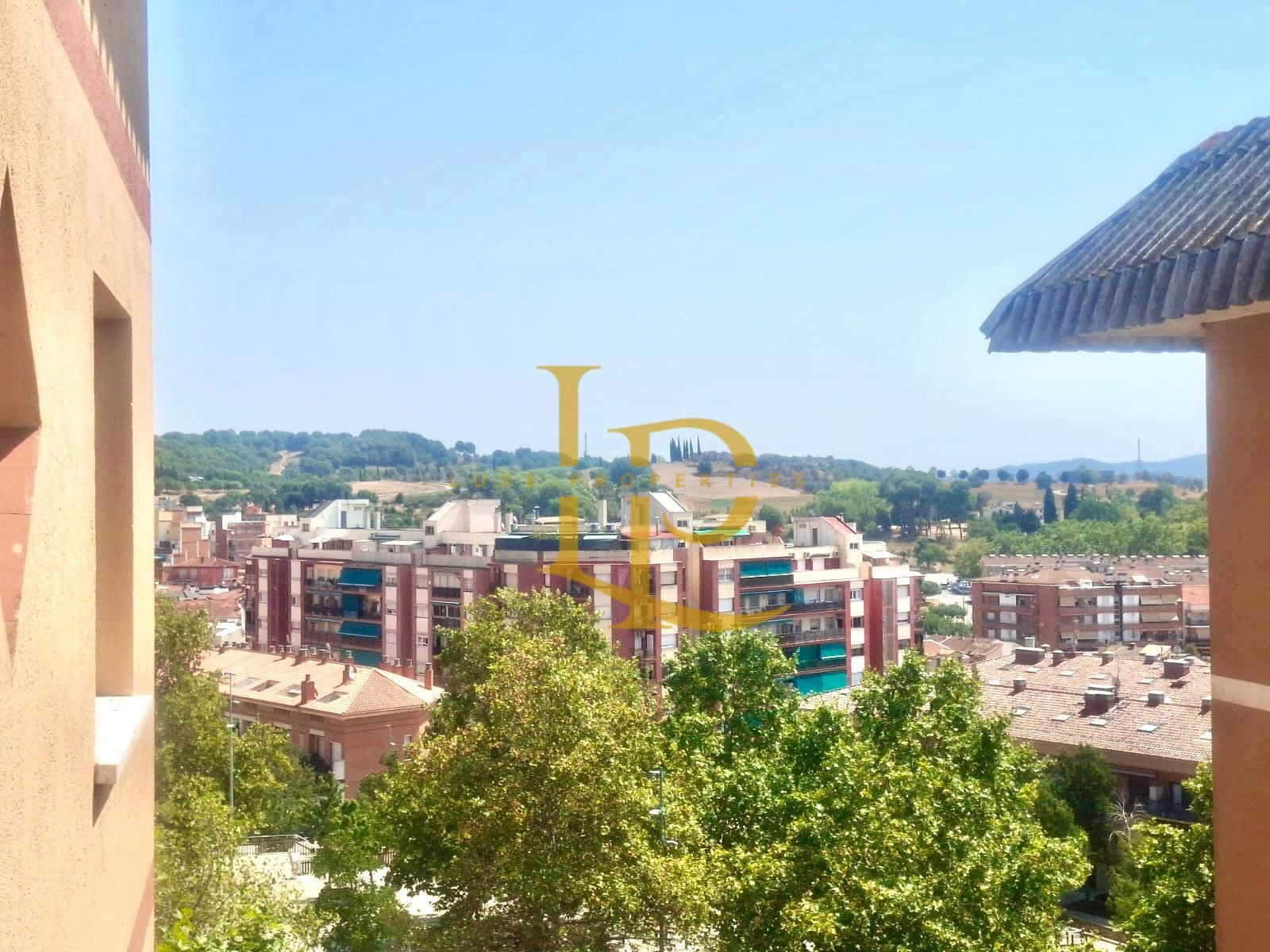 Vista exterior de Pis en venda en Rubí amb Aire condicionat, Calefacció i Parquet
