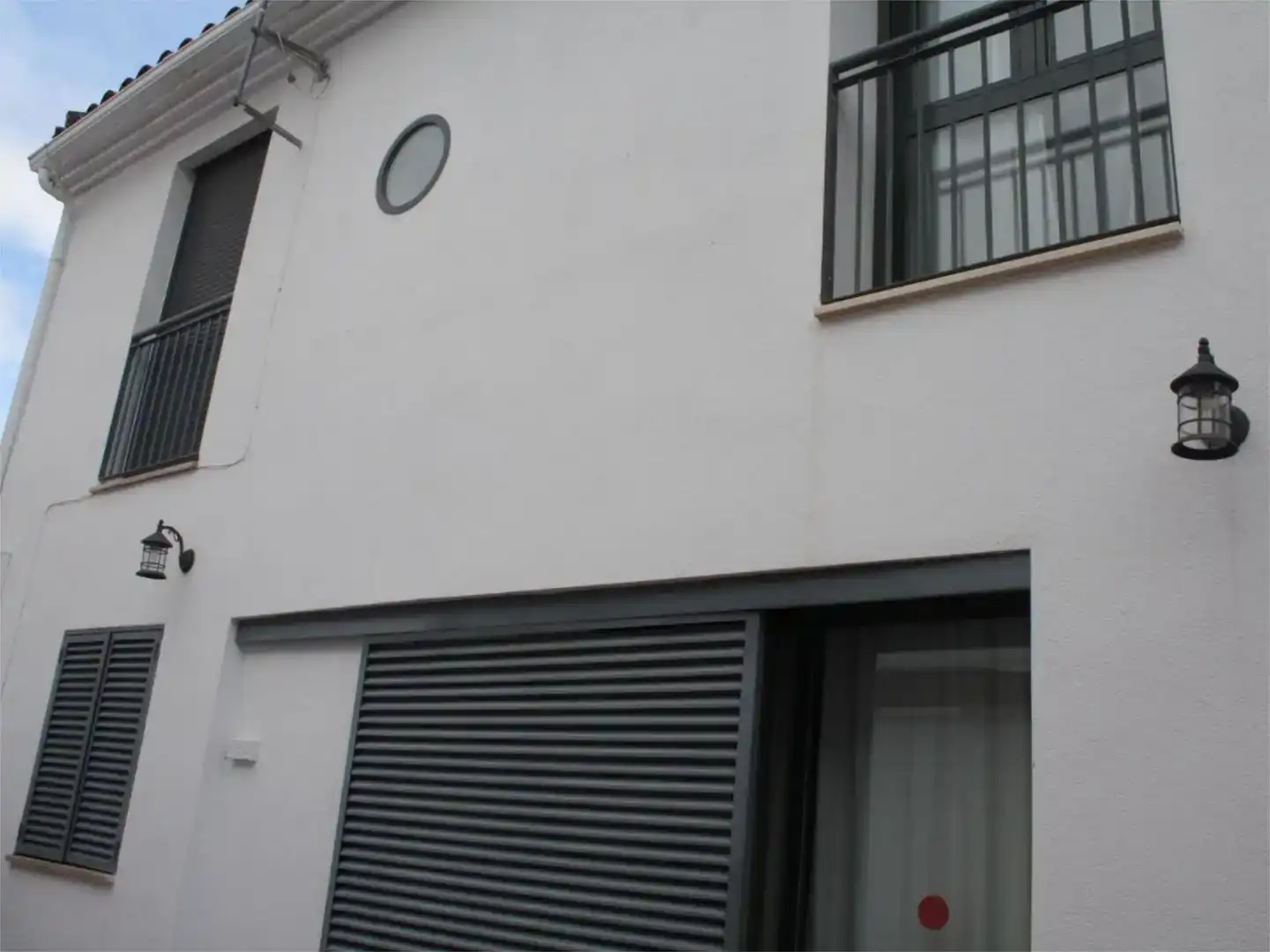 Vista exterior de Casa adosada en venda en Aracena amb Aire condicionat, Traster i Balcó