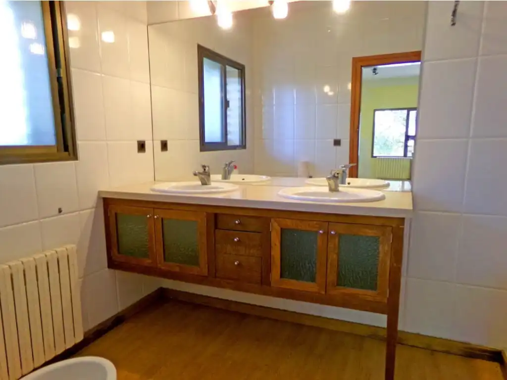 Bathroom of Houses for sale in L'Escala