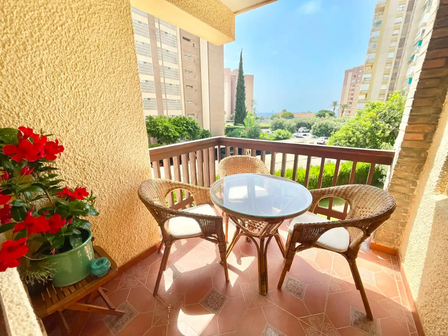 Terraza de Estudio de alquiler en Orihuela con Aire acondicionado, Amueblado y Lavadora